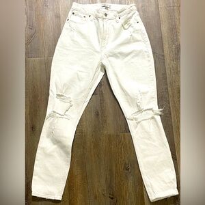 NWT Abercrombie curve love white jeans size 28L